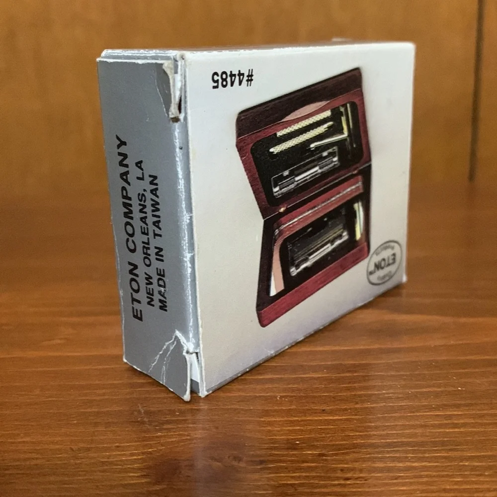 ETON PRODUCTS - Vintage Travel Razor Set / Gold Plated/ Never Been Used